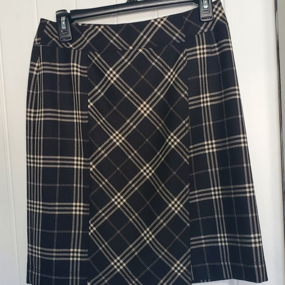 BROOKS BROTHERS CHECKED SKIRT SIZE 2P